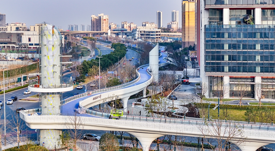 雨花數(shù)據(jù)線公園是江蘇首座高線公園。人民網(wǎng)記者 馬曉波攝