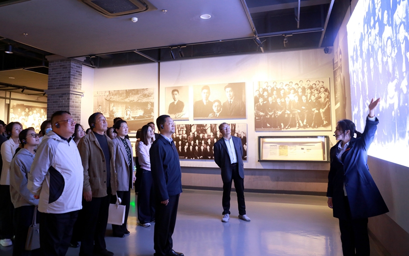 黨員參觀周恩來(lái)紀(jì)念館。泗洪縣委宣傳部供圖