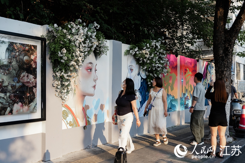 藝術走出校門，在城市“無界”生長。人民網(wǎng)記者 馬曉波攝