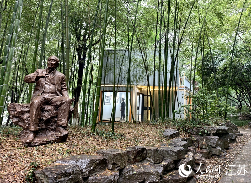 古林公園空地添了南京藝術學院的大師工作室。人民網(wǎng)記者 馬曉波攝