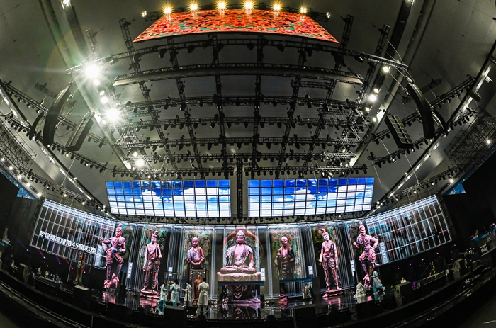 《受到召喚·敦煌》南京站演出現(xiàn)場。中國國家話劇院供圖