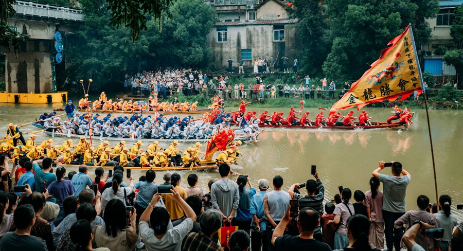 高淳龍舟賽現(xiàn)場(chǎng)。劉列攝
