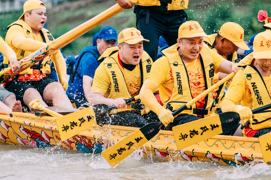 高淳龍舟賽現(xiàn)場。劉列攝