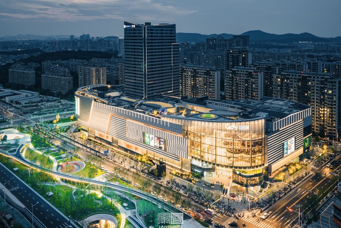 大壯觀路街景。姚學(xué)勇攝