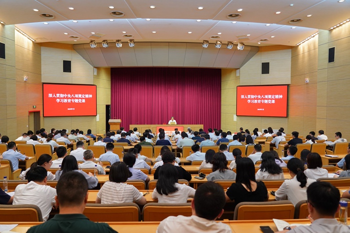 黨課現(xiàn)場(chǎng)。魯茂亮攝