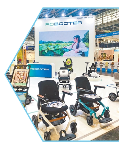 邦邦機器人產(chǎn)品亮相德國杜塞爾多夫康復展。 邦邦機器人供圖