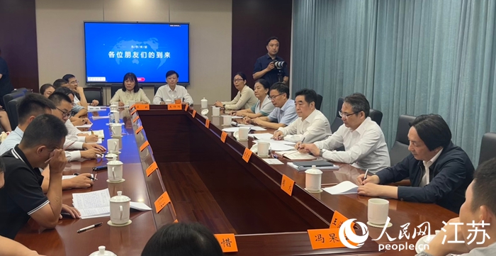 受邀公民參與座談會。人民網(wǎng) 任曉燃攝