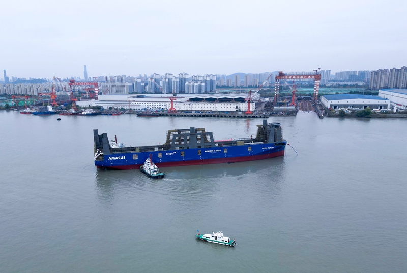 全新一代海上先進風(fēng)電運輸船在鎮(zhèn)江下水。鎮(zhèn)江海事局供圖