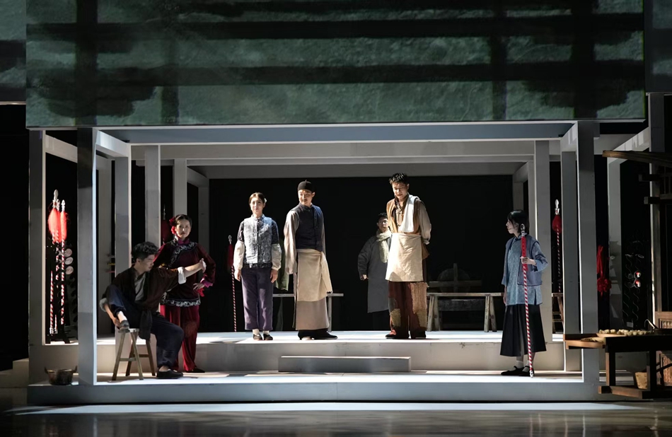 演出現(xiàn)場(chǎng)。杜森攝