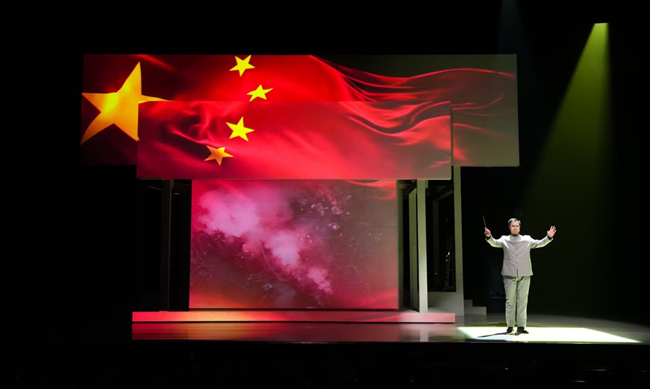 演出現(xiàn)場。杜森攝