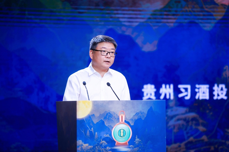 習酒集團黨委副書記、副董事長、總經理萬波致辭。彭蕓熙攝