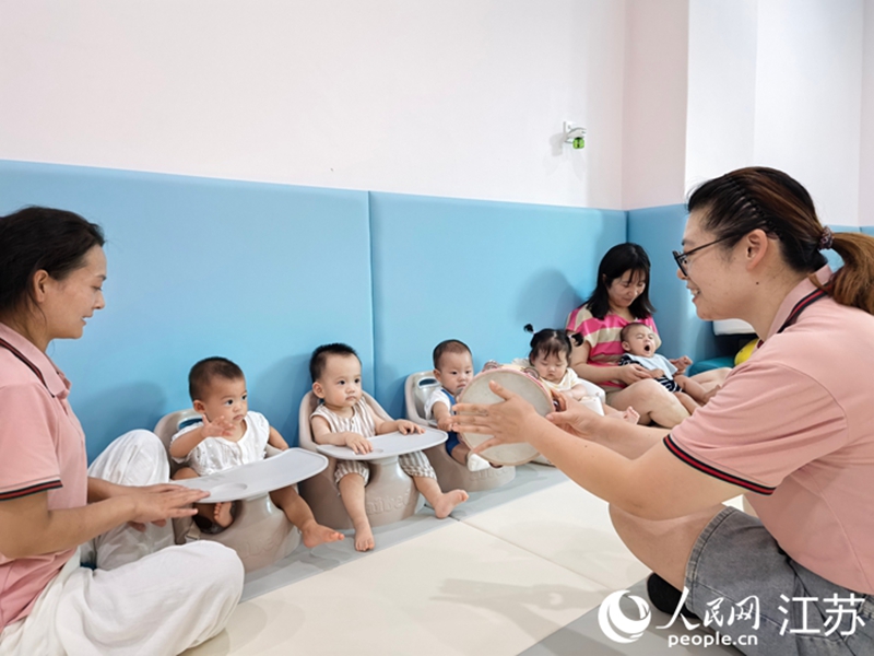 園區(qū)開設(shè)嬰幼園，讓不少年輕夫妻得以“樓上上班，樓下帶娃”。人民網(wǎng)記者 馬曉波攝