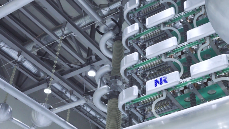 國內首個“交流改直流”工程——揚鎮(zhèn)直流改造項目 直流輸電換流閥。