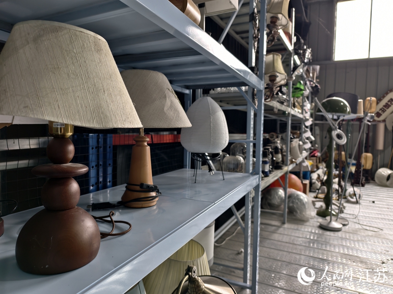 湖頭村閑置民房被改造成特色影棚。人民網(wǎng)記者馬曉波攝