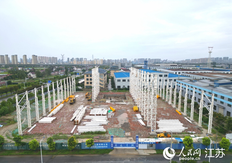 南通力威機(jī)械有限公司海洋裝備項(xiàng)目施工現(xiàn)場(chǎng)。人民網(wǎng)記者 王繼亮攝