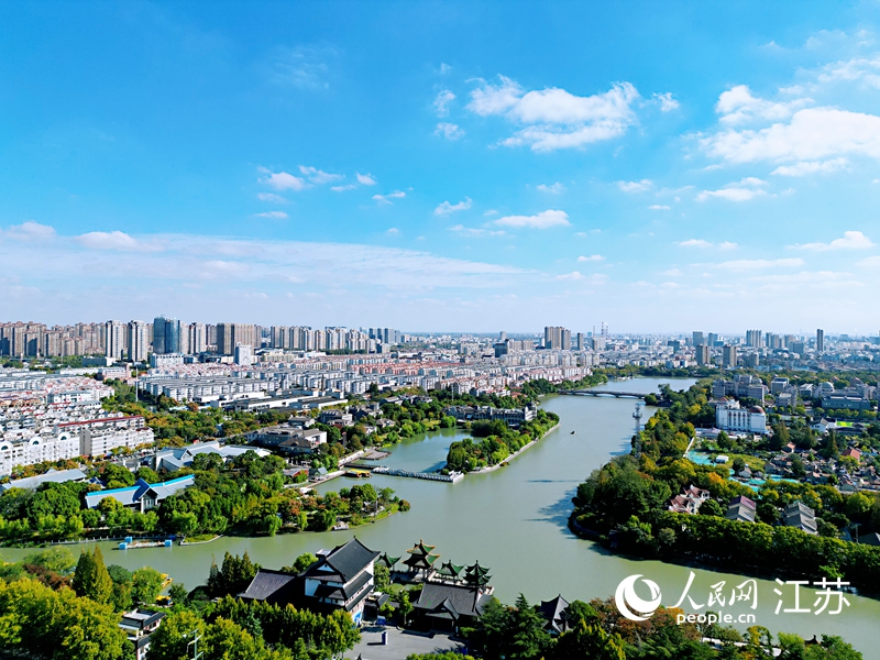 航拍濠河。人民網(wǎng)記者 王繼亮攝