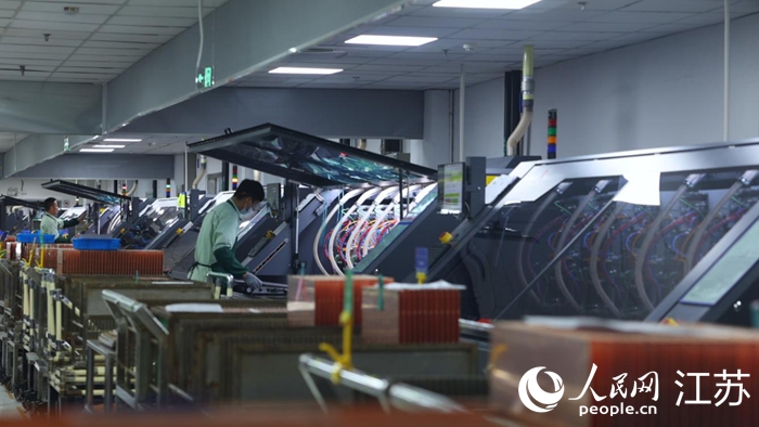 滬士電子生產(chǎn)車間。人民網(wǎng) 范堯攝