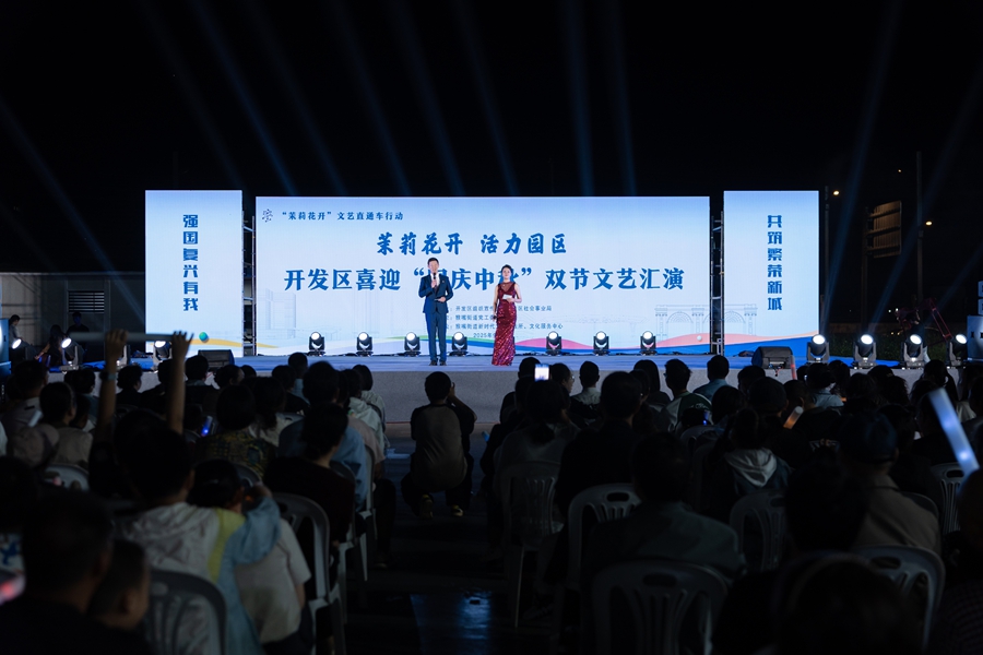 連云港開發(fā)區(qū)：文藝直通車“開進(jìn)”百姓家門口