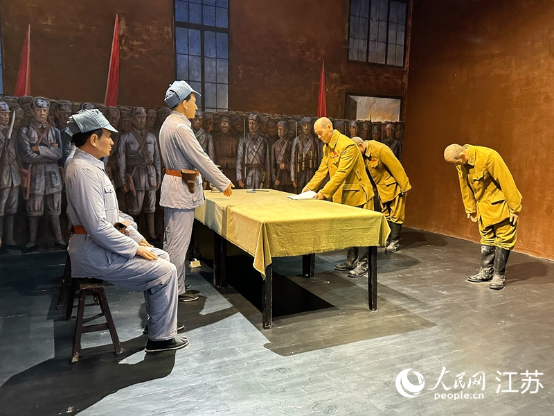 紀(jì)念館內(nèi)的受降儀式場景復(fù)原。人民網(wǎng)記者 周夢嬌攝