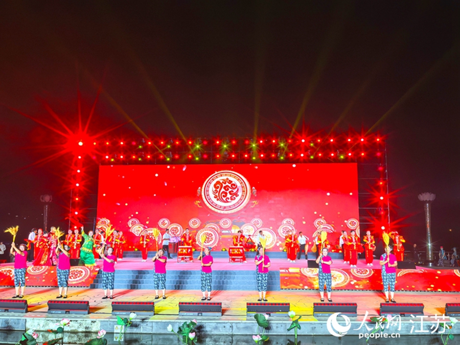 “村晚”活動(dòng)現(xiàn)場(chǎng)。人民網(wǎng)記者 王繼亮攝