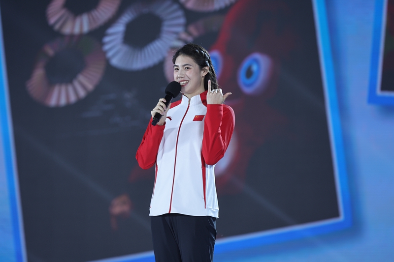 奧運(yùn)冠軍張雨霏現(xiàn)場(chǎng)講述。主辦方供圖