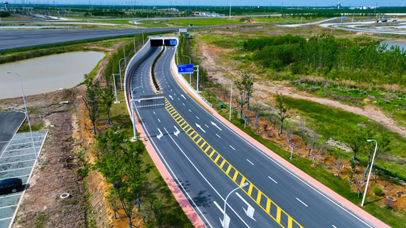 試驗(yàn)場(chǎng)中的智能網(wǎng)聯(lián)隧道。劉攀攝