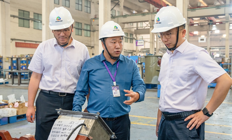 江南農(nóng)商行走訪企業(yè)。江南農(nóng)商行供圖