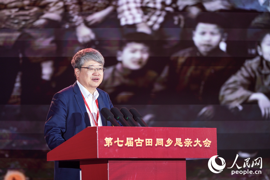 中國科學(xué)院院士、凝聚態(tài)物理學(xué)家丁洪。實(shí)習(xí)生 鄭舒塵攝