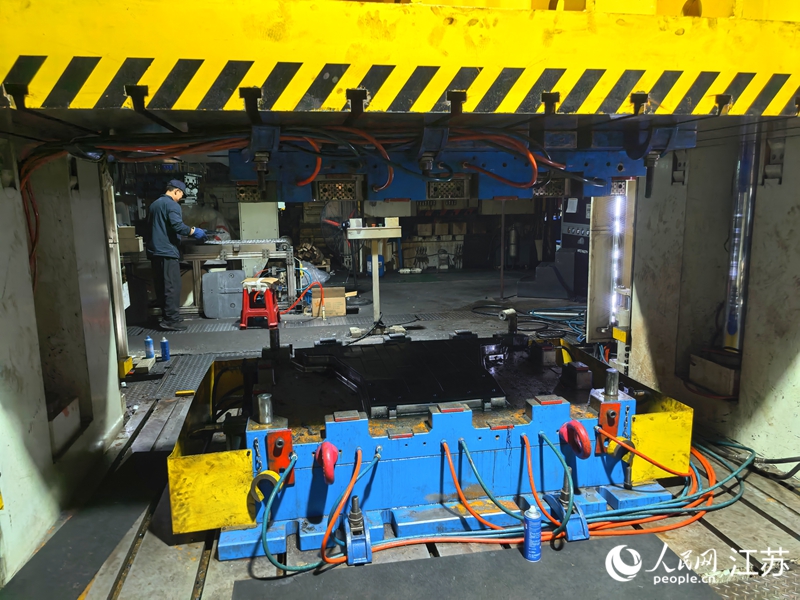 莘翔機電生產(chǎn)的新能源汽車輕量化零部件。人民網(wǎng)記者 王繼亮攝