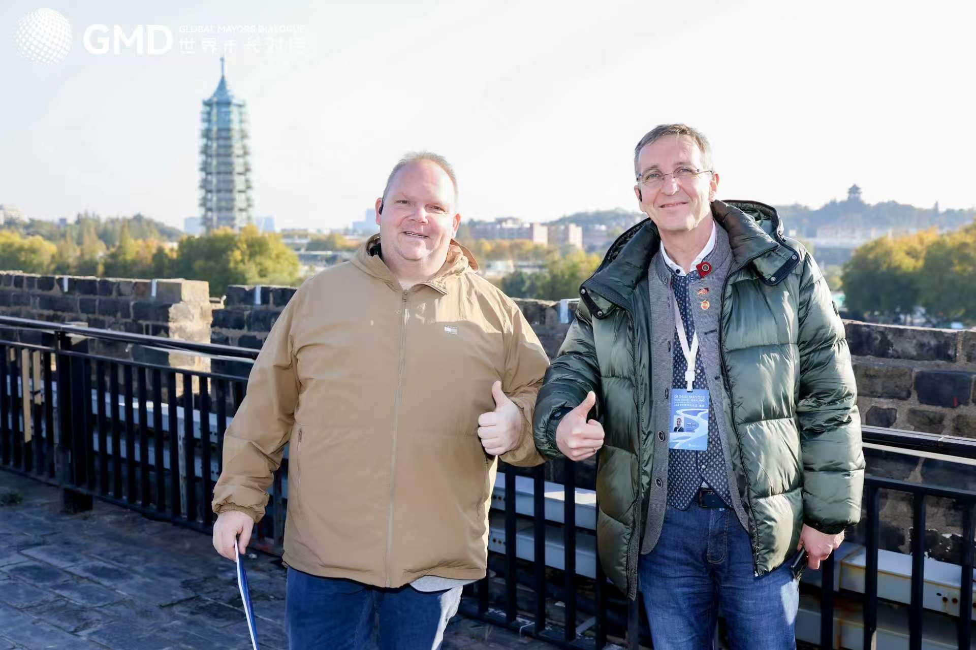 嘉賓參觀中華門甕城。主辦方供圖