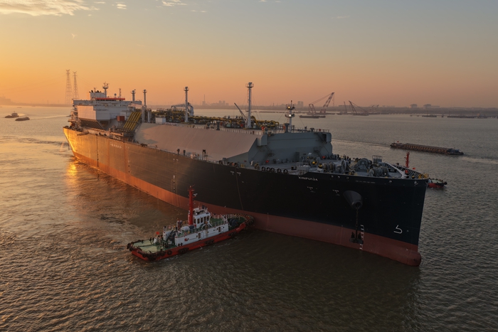 “鑫福124”輪出江試航作業(yè)。江蘇海事局供圖