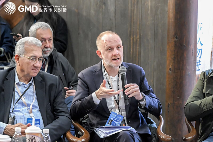 意大利科莫市長(zhǎng)亞歷山德羅·拉皮內(nèi)塞分享治理經(jīng)驗(yàn)。主辦方供圖