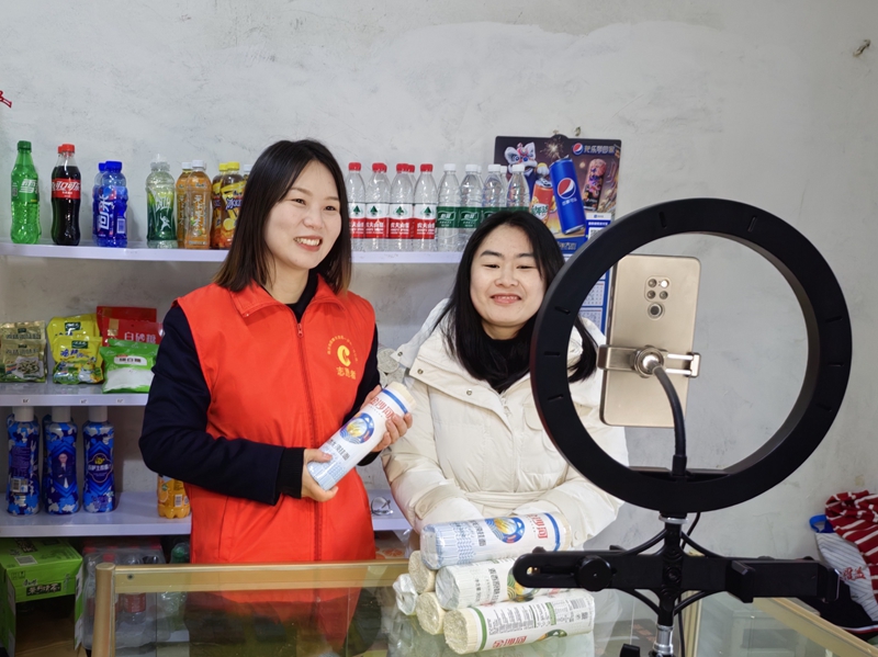 “‘婷婷’玉立直播間”直播現(xiàn)場。受訪者供圖