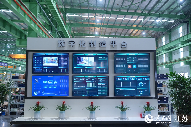亞威機(jī)床數(shù)字化制造平臺(tái)。人民網(wǎng)記者 王丹丹攝