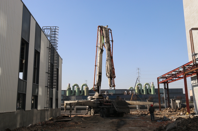 洪澤一綠色紡織項(xiàng)目實(shí)現(xiàn)封頂。洪澤區(qū)委宣傳部供圖