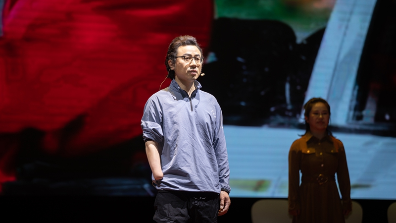 朱慶出演舞臺劇《生命的告白》。受訪者供圖