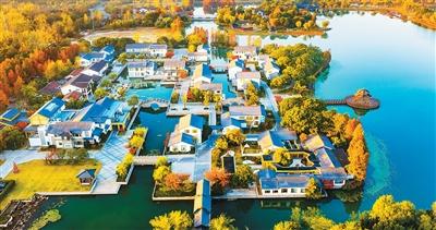 江蘇省常熟市虞山尚湖旅游風景區(qū)風光旖旎。  袁新宇攝（人民圖片）