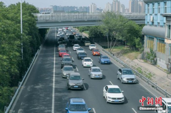 5��5�������и��ٹ�·�M(j��n)������܇���ܼ�����(d��ng)�գ���ֵ����һ��С�L�����һ�������ٹ�·ӭ������܇���� <a target='_blank'  data-cke-saved- ><p  align=