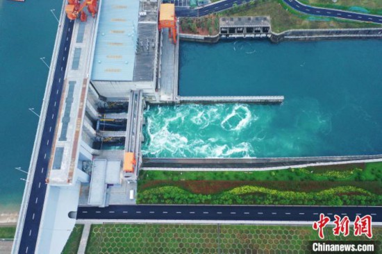 �D�鵤��ˮͨ�^����ˮ���м~������c �z