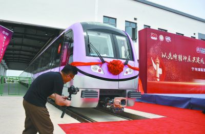 �Ͼ�܉����ͨ�W(w��ng)����������^�m(x��)����(d��ng)���l(xi��ng)��(j��ng)��(j��)�c�^(q��)��(j��ng)��(j��)�l(f��)չ�������D���Ͼ������ݳ��H܉����ͨ���̣���������H��������܇(ch��)��܇(ch��)�xʽ�ɹ��e�С� �ψ�(b��o)��ý�wӛ�� Ҧ��(qi��ng) �ޕԔz 