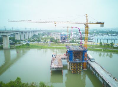 ���Ͼ������Ę�(g��u)���ġ��ס����θ��F�W(w��ng)�՝u�������D�����ؽ����H�F·վǰһ��(bi��o)���ػ����ش�������׉K�B�m(x��)����ɝ����F(xi��n)��(ch��ng)��ͨӍ�T ��ɭ �ψ�(b��o)��ý�wӛ�� �����z