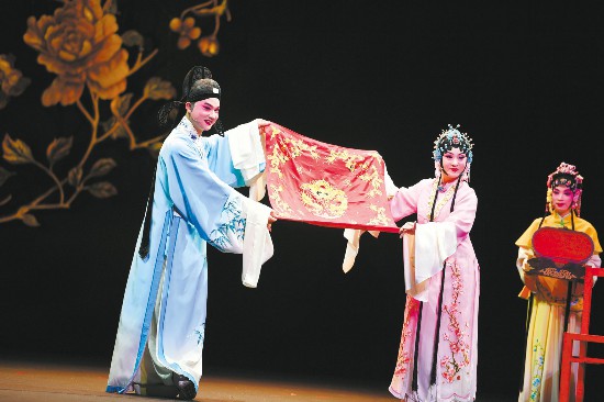 圖為演出現(xiàn)場。 通訊員 丁艷紅攝