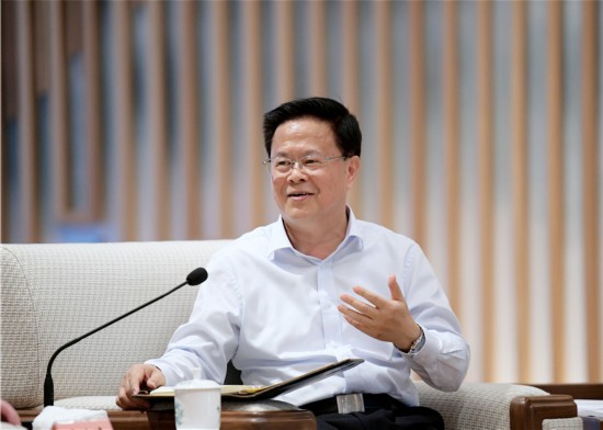 安徽省委書記鄭柵潔在座談會(huì)上講話。