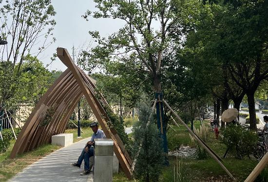 “口袋公園”內(nèi)景三元游園。南京日報(bào)/紫金山新聞記者 孫中元攝