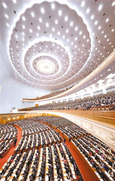 第十三屆全國人民代表大會第五次會議開幕現(xiàn)場。新華社記者 劉 彬攝