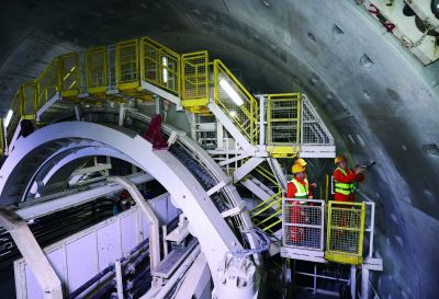 春節(jié)假期，建寧西路過江通道中鐵十四局項目部160多名建設(shè)者堅守崗位，保障隧道施工進度。