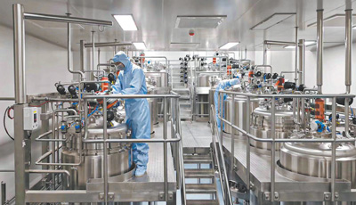 蘇州工業(yè)園區(qū)高新技術企業(yè)江蘇康寧杰瑞生物制藥有限公司生產(chǎn)車間。蘇州工業(yè)園區(qū)供圖