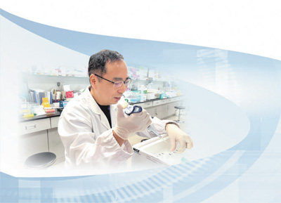 張辰宇在做實驗。受訪者供圖