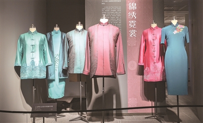 北京服裝學(xué)院收藏的APEC會(huì)議“新中裝”。