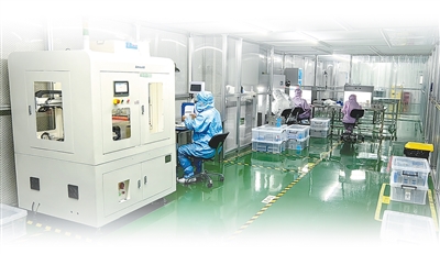 墨光新能科技（蘇州）有限公司的輻射制冷材料生產(chǎn)車(chē)間。以上圖片均為墨光新能科技（蘇州）有限公司提供